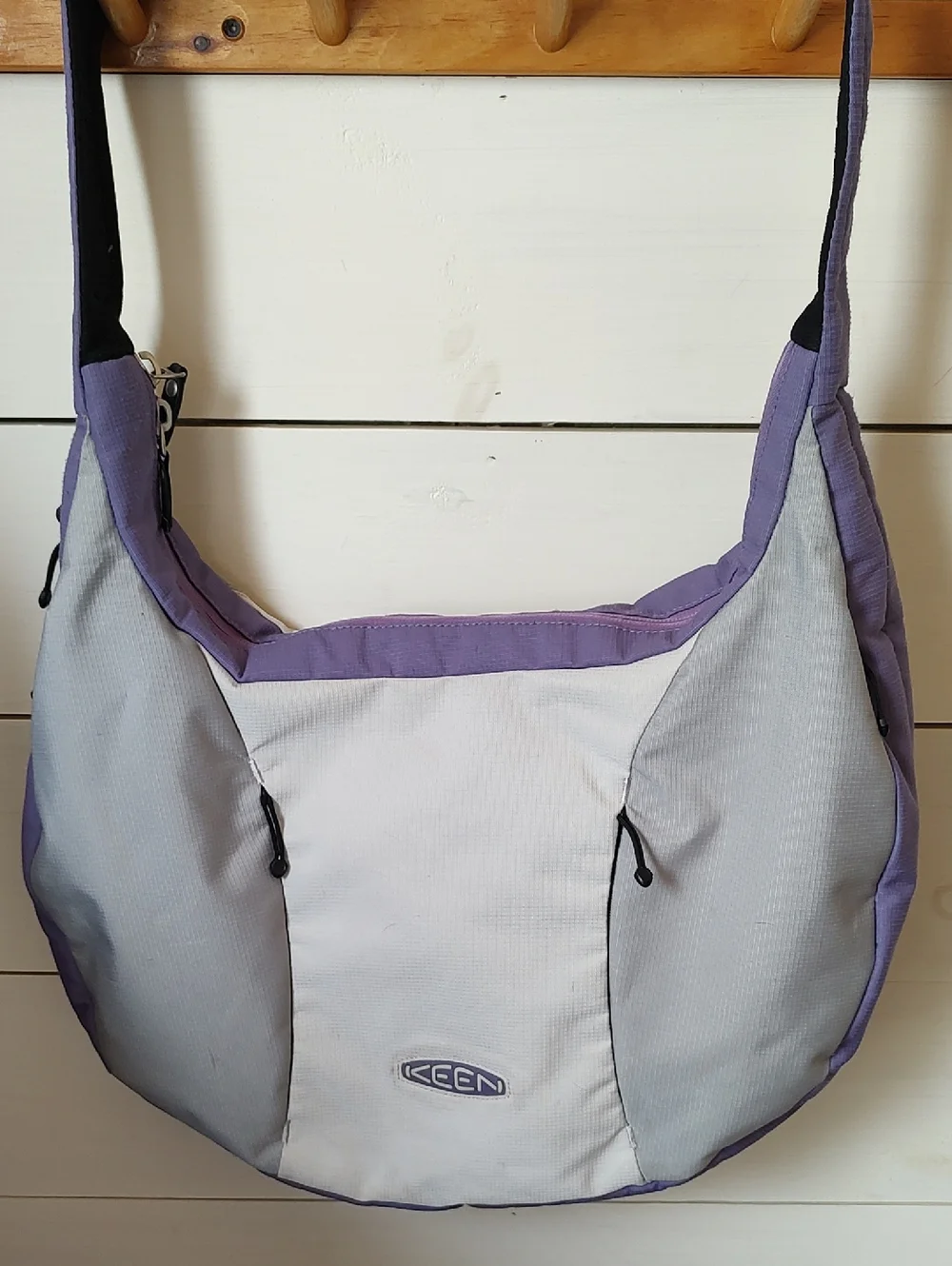 Keen Lavender & Light Gray Crossbody Hobo Computer Commuter Bag. Pockets Galore!